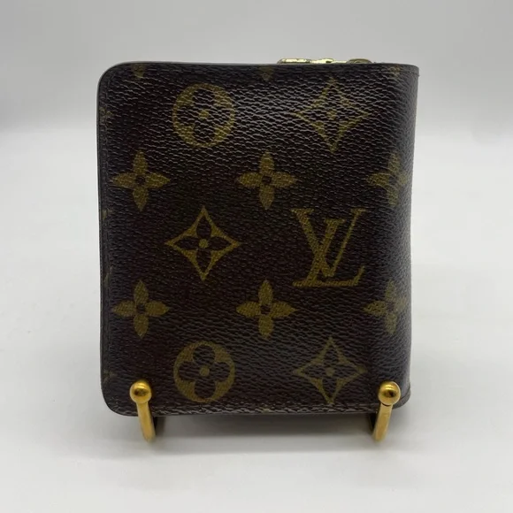 Louis Vuitton Monogram Short Wallet - Picture 2 of 11